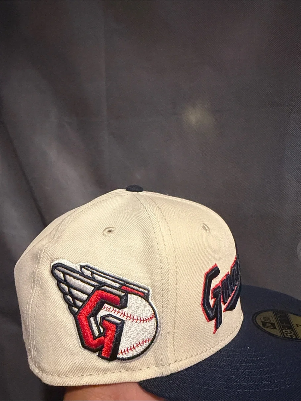 New Era Guardians Fitted Hat - Cream & Navy size 7